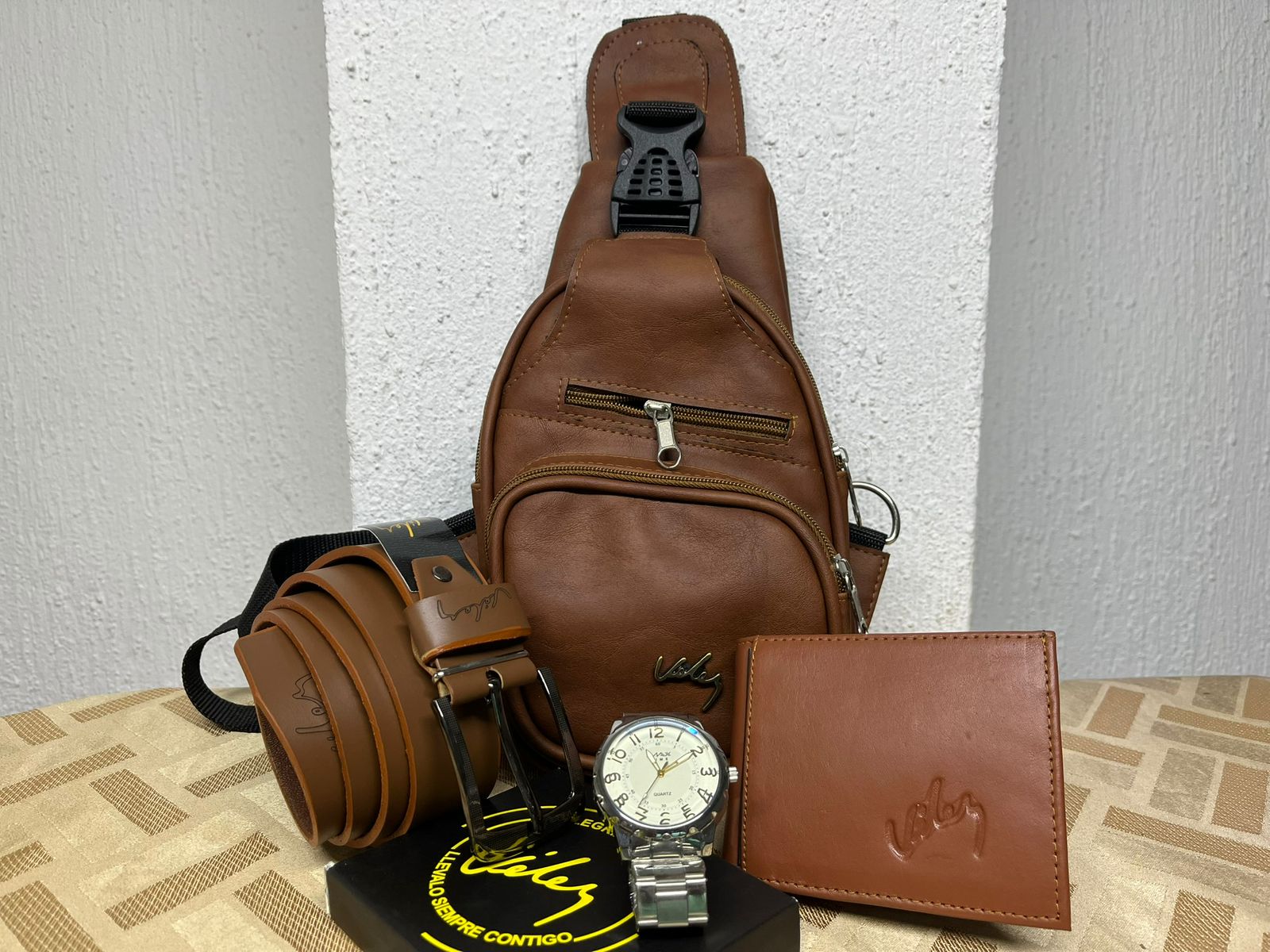 Combo Pechero RELOJ Correa Billetera VZ COLOR: